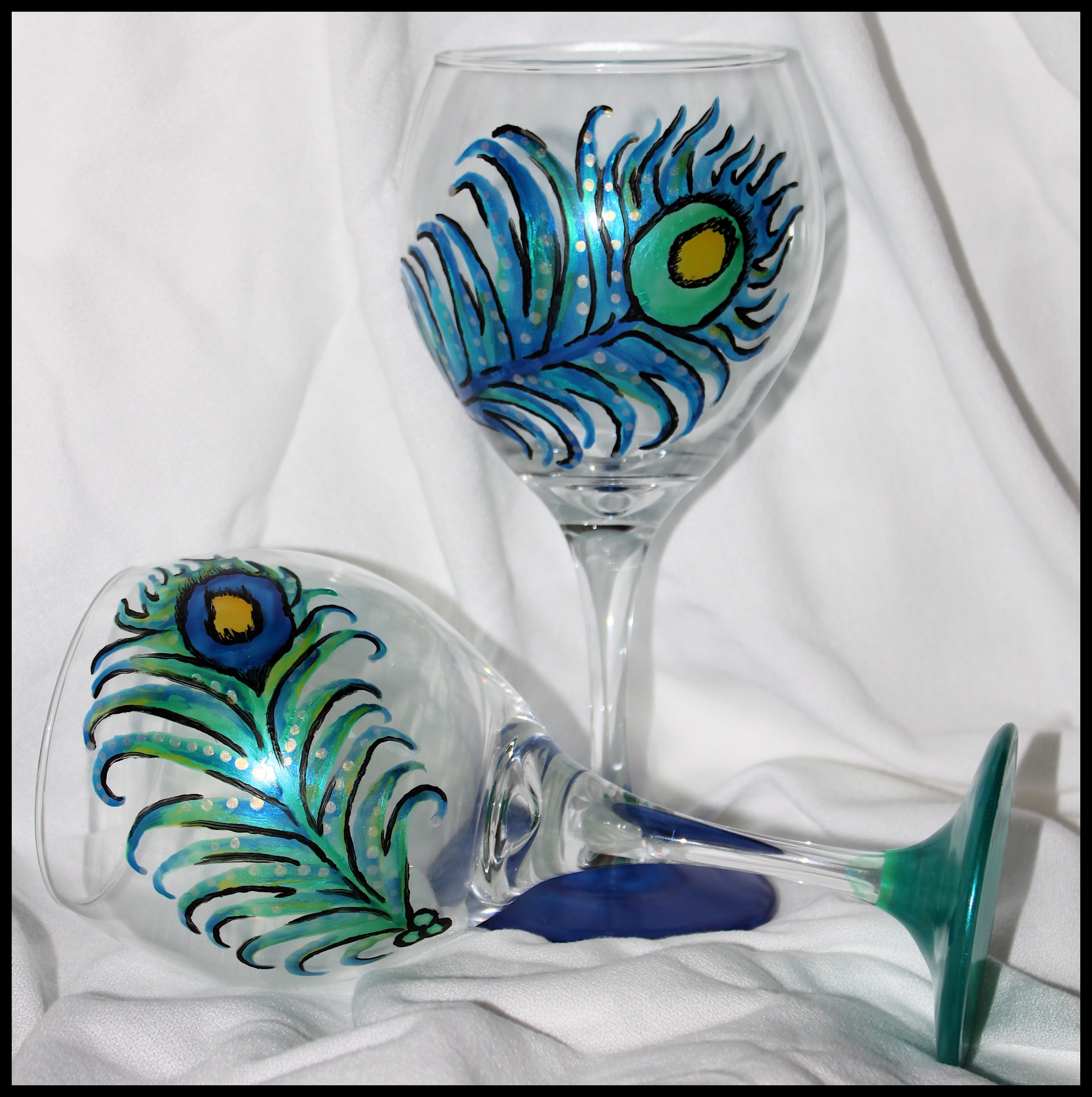 PEACOCK FEATHER WINE GLASS – www.thepaintedflower